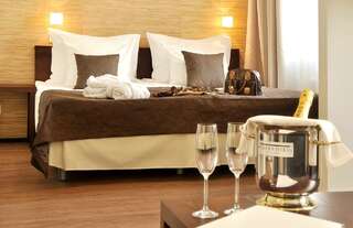Отель Kreutzwald Hotel Tallinn Таллин Полулюкс Делюкс Zen с гидромассажной ванной-3