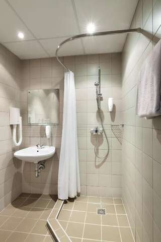 Отель Kreutzwald Hotel Tallinn Таллин Стандартный двухместный номер с 1 кроватью или 2 отдельными кроватями-16